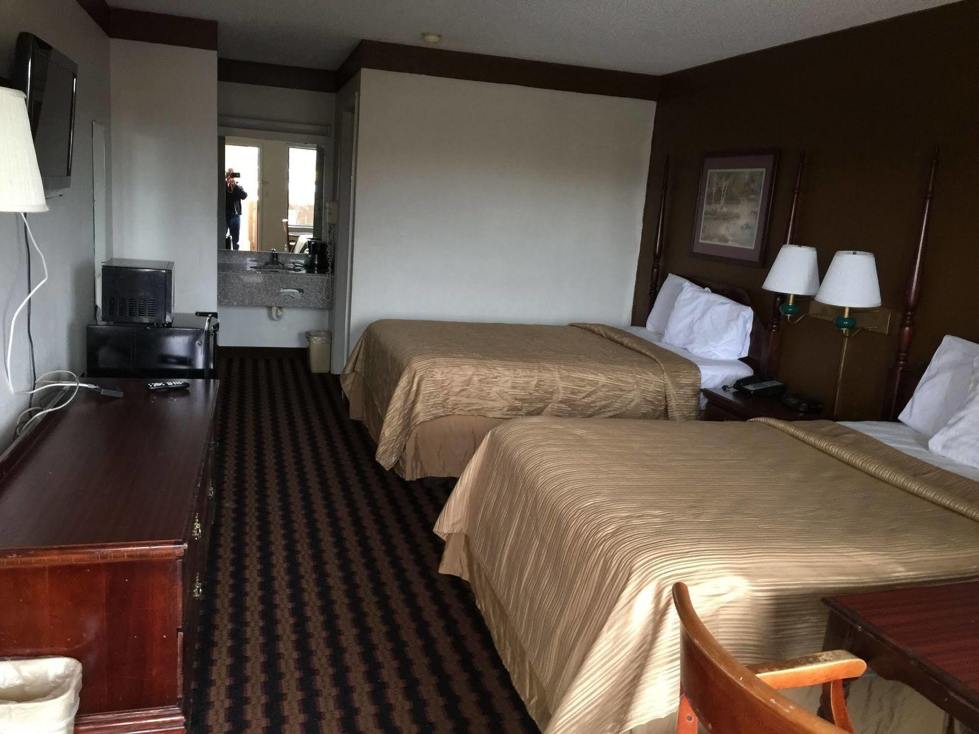 Lodge Econo Athens