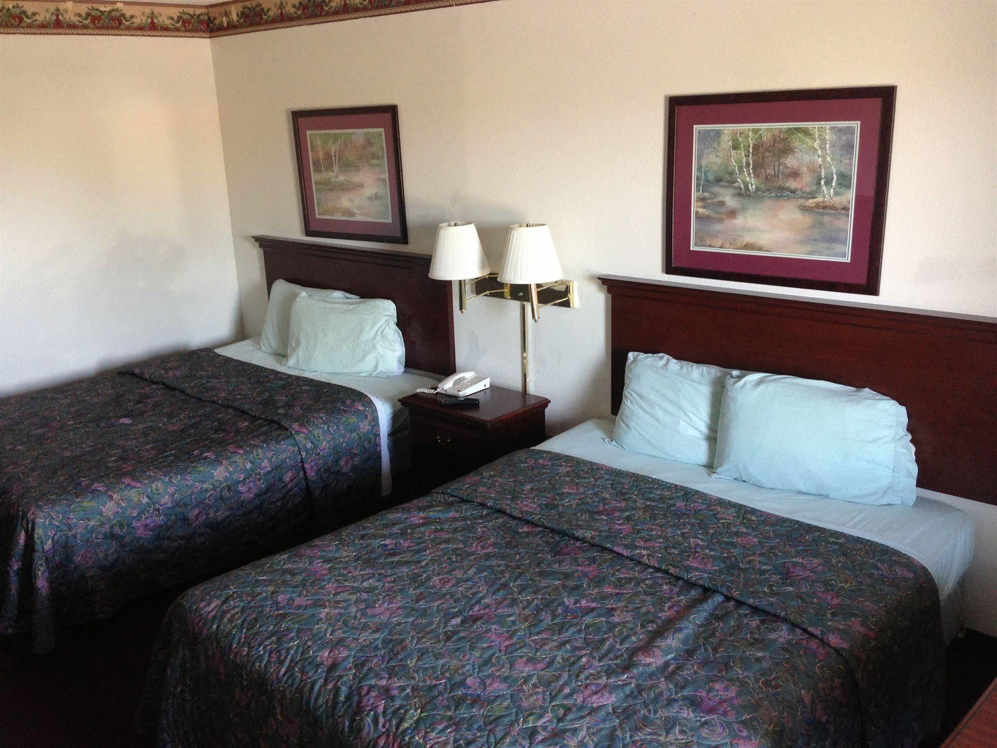Lodge Econo Athens